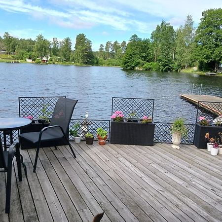 Gula Huset Bed and Breakfast Storebro Exteriör bild