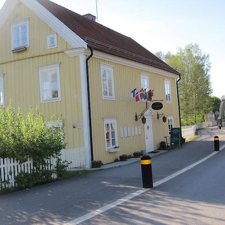 Gula Huset Bed and Breakfast Storebro Exteriör bild