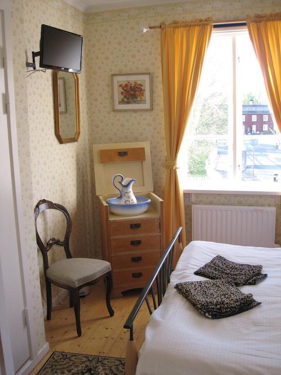 Gula Huset Bed and Breakfast Storebro Rum bild