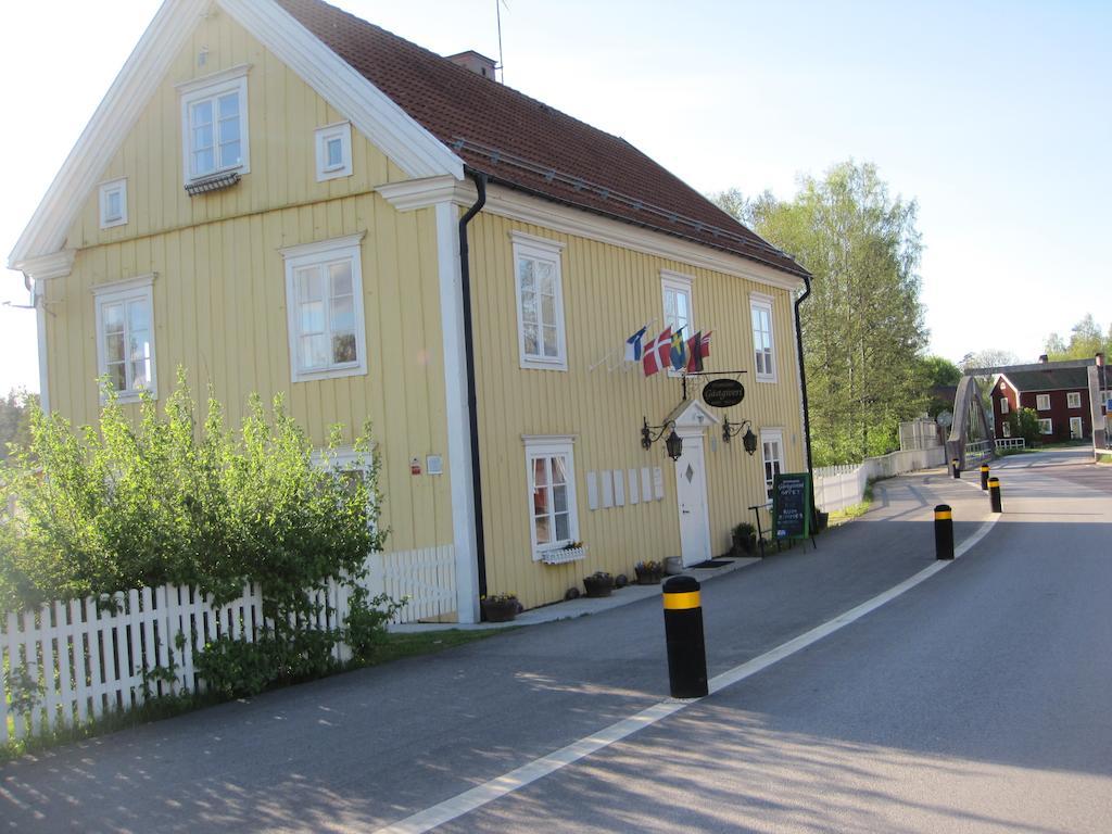 Gula Huset Bed and Breakfast Storebro Exteriör bild